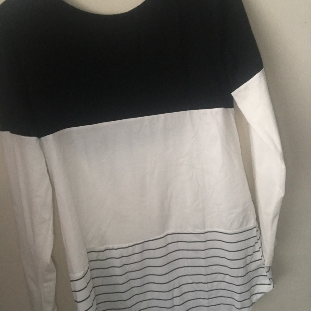 Blk & White long sleeve shirt LARGE
